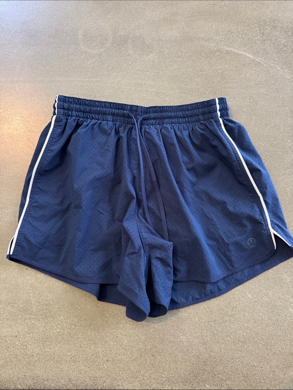 Lululemon court rival high rise short 3” perforated
